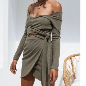 Adorable sabo skirt sweater dress